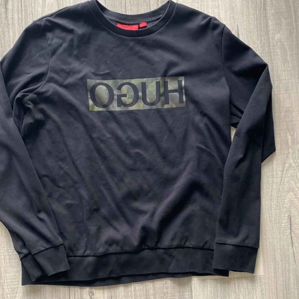 Long sleeve light pullover